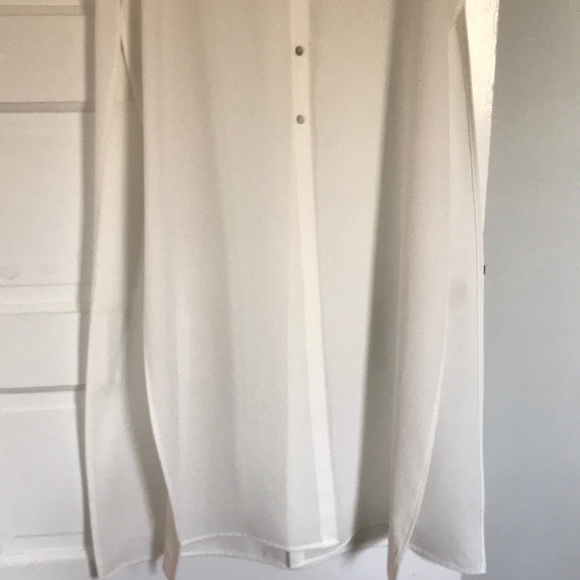 Full length sleeveless overlay, lightweight lay - Picture 2 of 4